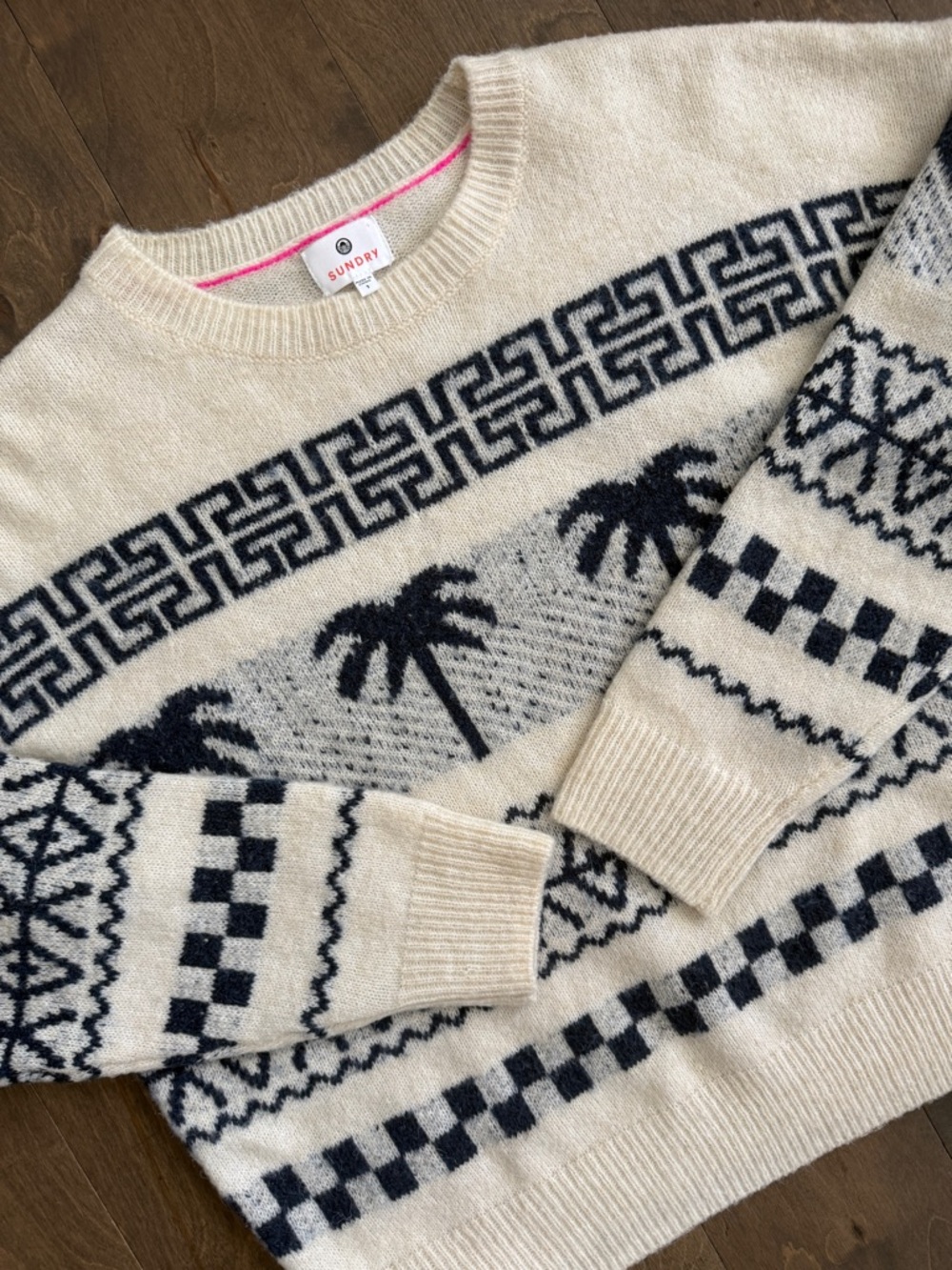 SUNDRY Palm Fair Isle Sweater Women’s Size Small, Cream/Navy, Soft Wool Blend